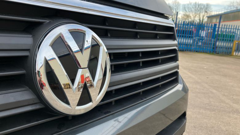 Volkswagen Crafter Cr35 Lwb Diesel 2.0 TDI 140PS Trendline High Roof Van Auto